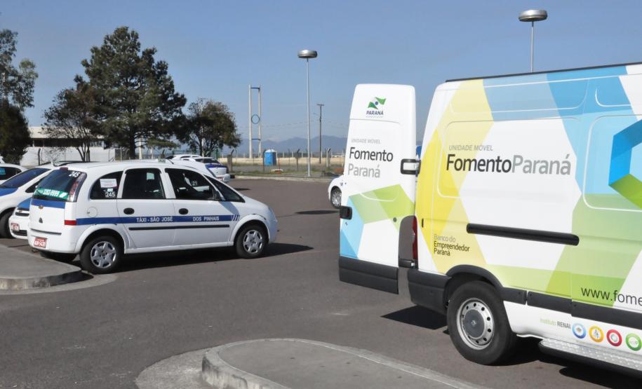 Quase um ano após a primeira liberação, a linha de crédito Banco do Empreendedor – Taxista já ultrapassou a marca de R$ 8 milhões em financiamentos. São cerca de 250 contratos operacionalizados pela Fomento Paraná, instituição financeira de desenvolvimento do Governo do Estado.