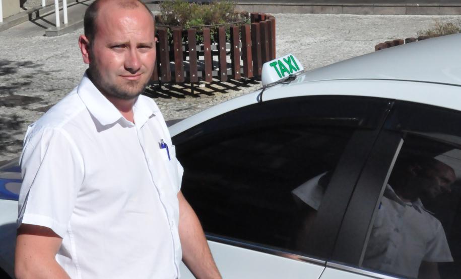 Quase um ano após a primeira liberação, a linha de crédito Banco do Empreendedor – Taxista já ultrapassou a marca de R$ 8 milhões em financiamentos. São cerca de 250 contratos operacionalizados pela Fomento Paraná, instituição financeira de desenvolvimento do Governo do Estado.