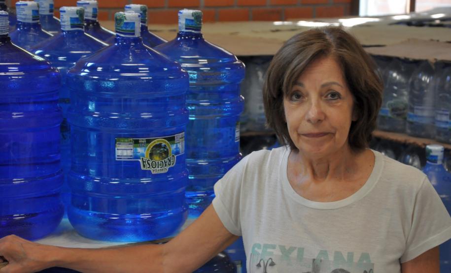 Calor aumenta lucro de empresa financiada pela Fomento Paraná O calor quase insuportável para a maioria dos paranaenses neste período de verão está fazendo a alegria de uma pequena empresa familiar instalada no litoral paranaense.