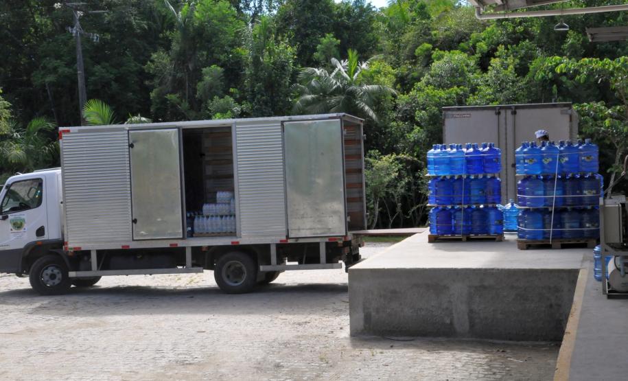 Calor aumenta lucro de empresa financiada pela Fomento Paraná O calor quase insuportável para a maioria dos paranaenses neste período de verão está fazendo a alegria de uma pequena empresa familiar instalada no litoral paranaense.