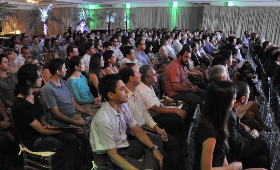 Assinatura do convênio entre a Fomento Paraná, a ACIL, o Sebrae/PR e a GarantiNorte PR, que começou a operar na nesta sexta-feira, dia 14 de fevereiro.