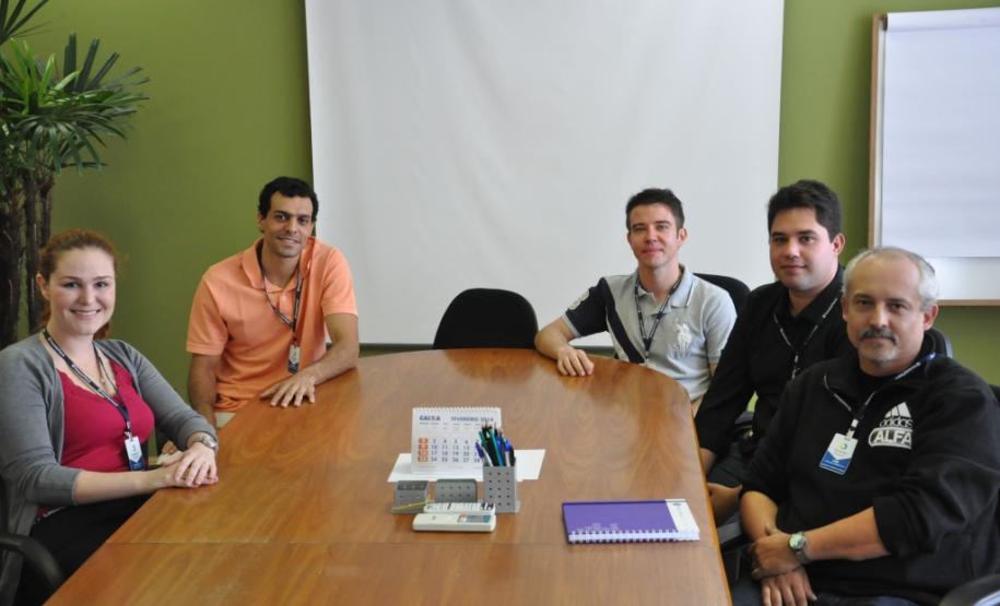 Rafaella Rezende, Bernardo Azôr, Bruno Batista, André Felipe Gonçalves e Luiz Paulo SIlva (da esquerda para a direita) foram convocados após aprovação no concurso da Fomento Paraná e iniciam a jornada nesta semana.