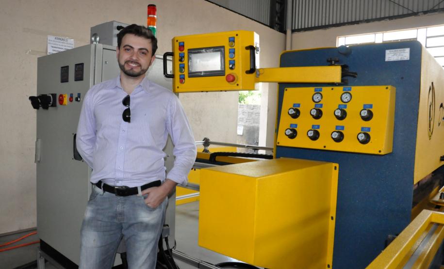 Fomento Paraná injeta R$ 613 milhões na economia e ajuda a transformar o Estado Gaiolas Quatiguá, uma das maiores fabricantes de gaiolas para pequenos animais do país, está ampliando as instalações e adquiriu equipamentos para ampliar a produção com financiamento da Fomento Paraná.