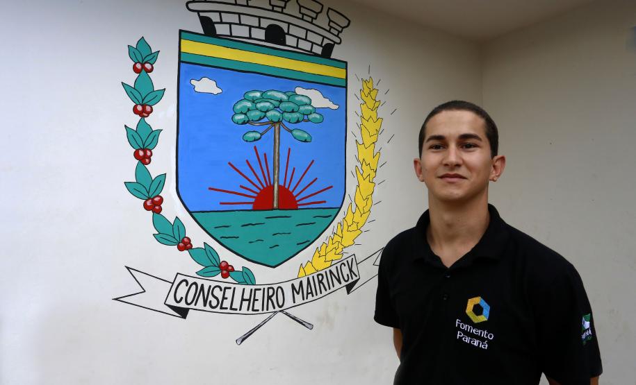 Fomento Paraná ajuda a criar empregos e gerar renda em Conselheiro Mairinck David Francisco de Oliveira Siqueira, agente de crédito da Fomento Paraná em Conselheiro Mairinck/PR.