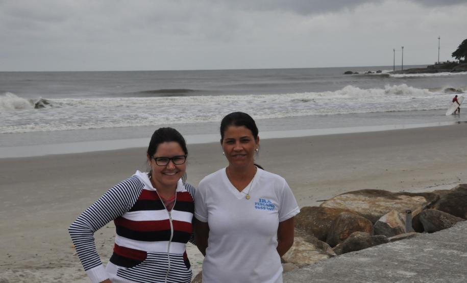 Crédito da Fomento Paraná ajuda pescadores de Matinhos a modernizar a atividade Novos balcões refrigerados começam a ser instalados no Mercado de Peixe por meio de financiamentos com baixas taxas de juros oferecidos pela Fomento Paraná aos concessionários de bancas do local. Além de mais qualidade e segurança alimentar, medida gera economia de custos para os empreendedores