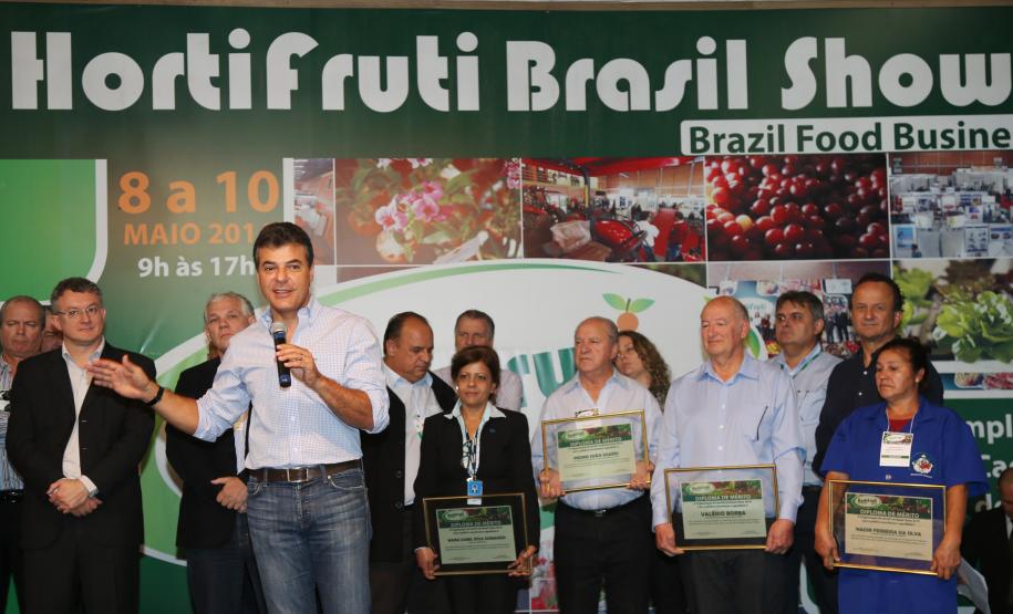 A equipe da Fomento Paraná também apresenta as linhas de crédito da instituição na feira HortiFruti Brasil Show, que acontece em Curitiba.