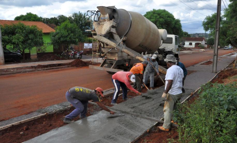 Obras de mobilidade e benfeitorias urbanas são o principal objeto dos pedidos de financiamento dos municípios de qualquer porte. Recursos beneficiam todas as regiões do estado