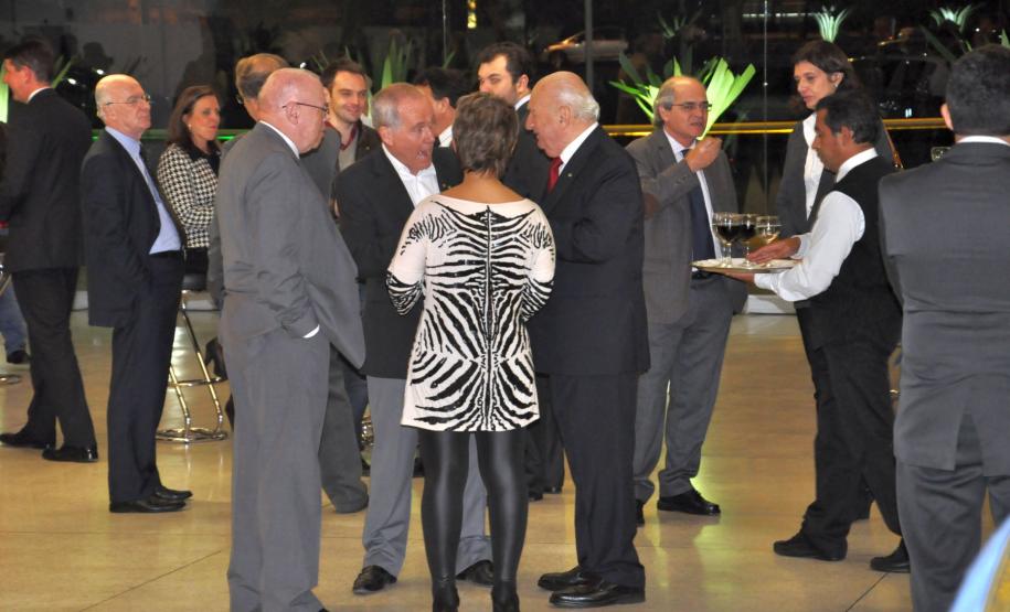 Fomento Paraná comemora 15 anos Cerimônia foi realizada no salão do Museu Oscar Niemeyer, em Curitiba.