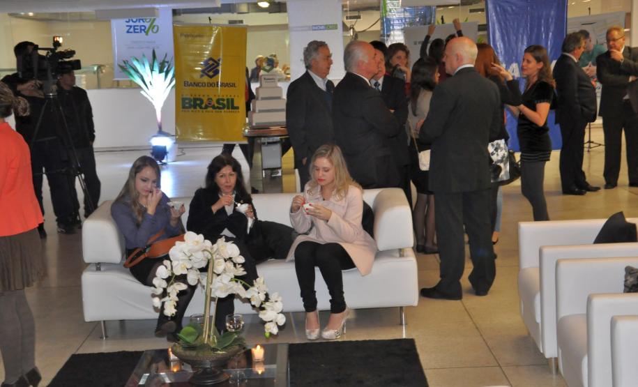 Fomento Paraná comemora 15 anos Cerimônia foi realizada no salão do Museu Oscar Niemeyer, em Curitiba.