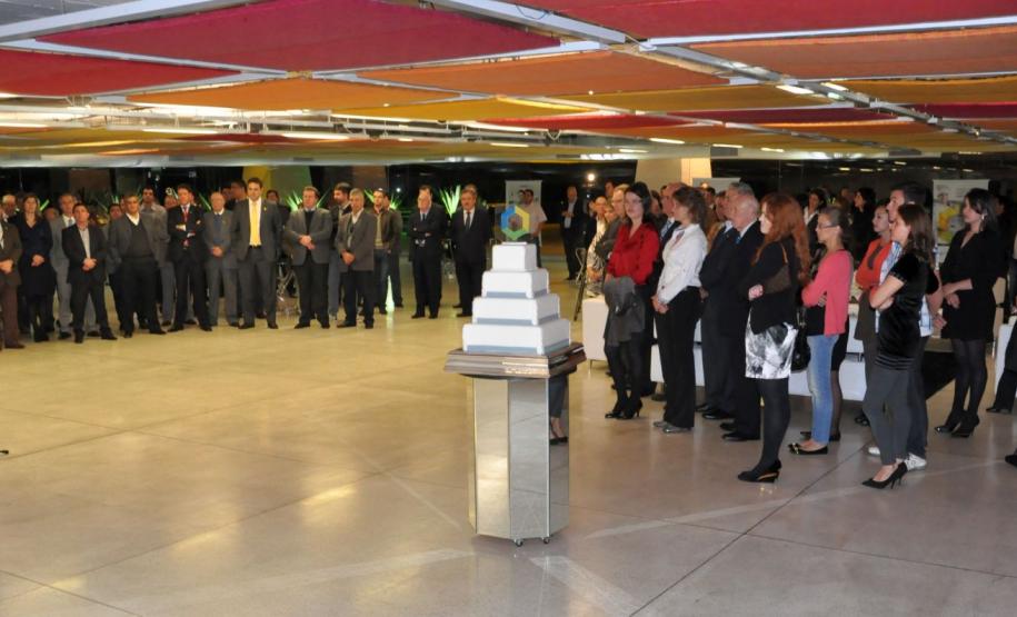Fomento Paraná comemora 15 anos Cerimônia foi realizada no salão do Museu Oscar Niemeyer, em Curitiba.