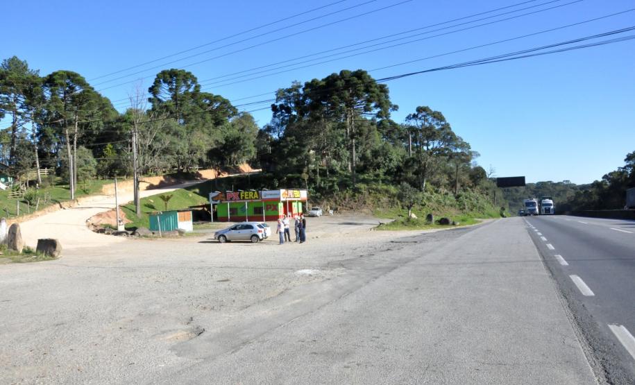A Prefeitura de Quatro Barras, na Região Metropolitana de Curitiba trabalha nas obras de pavimentação de um trecho de 6,5 quilômetros da Estrada do Palmitalzinho.