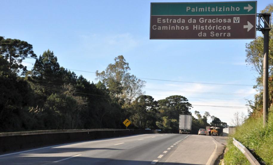 A Prefeitura de Quatro Barras, na Região Metropolitana de Curitiba trabalha nas obras de pavimentação de um trecho de 6,5 quilômetros da Estrada do Palmitalzinho.