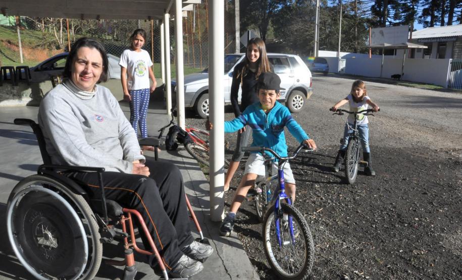 A Prefeitura de Quatro Barras, na Região Metropolitana de Curitiba trabalha nas obras de pavimentação de um trecho de 6,5 quilômetros da Estrada do Palmitalzinho.