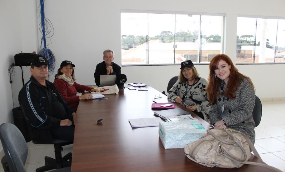 Técnicos da Fomento Paraná estão percorrendo municípios da região metropolitana de Curitiba (RMC) para divulgar as linhas de crédito de baixo custo disponibilizadas pela instituição para apoiar empreendedores. Nesta sexta-feira (8), a visita foi à Secretaria de Planejamento Urbano de Fazenda Rio Grande.