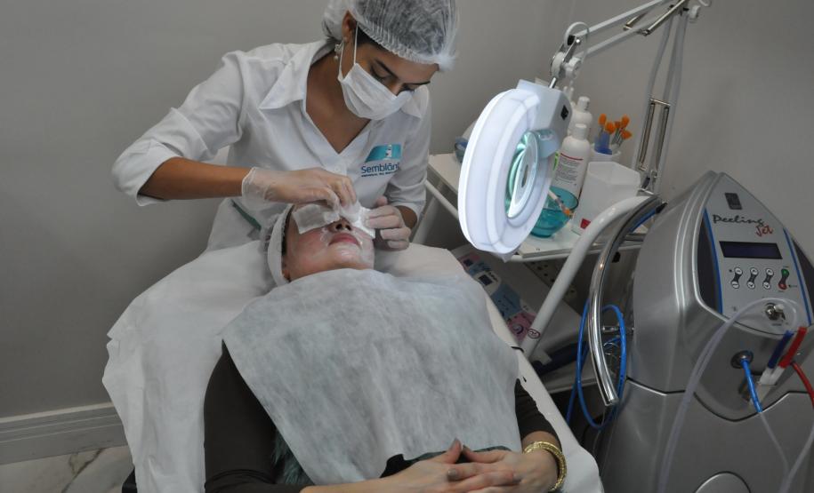 Financiamento que viabilizou a instalação do primeiro espaço dedicado somente a tratamentos faciais de Curitiba já gera lucros. E o empreendedor já contratou mais duas pessoas para atender à clientela, que não para de crescer.