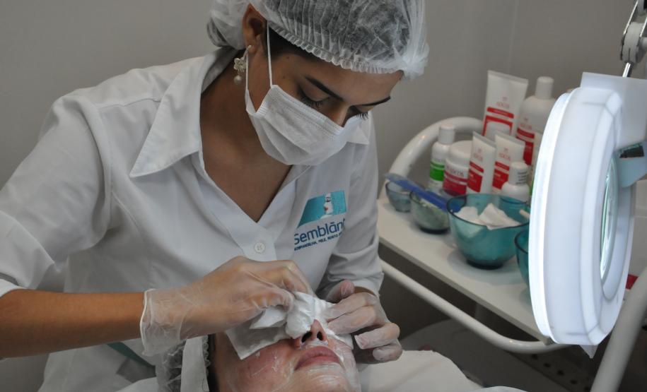 Financiamento que viabilizou a instalação do primeiro espaço dedicado somente a tratamentos faciais de Curitiba já gera lucros. E o empreendedor já contratou mais duas pessoas para atender à clientela, que não para de crescer.