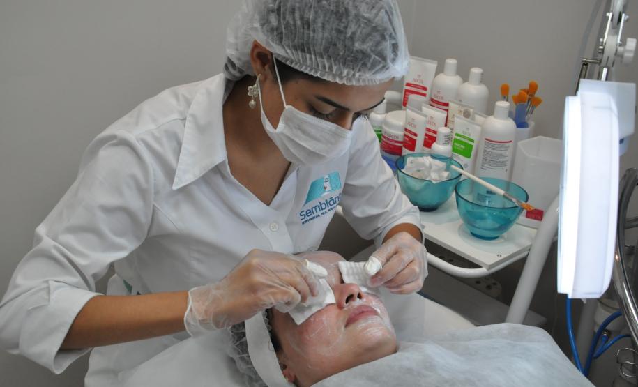 Financiamento que viabilizou a instalação do primeiro espaço dedicado somente a tratamentos faciais de Curitiba já gera lucros. E o empreendedor já contratou mais duas pessoas para atender à clientela, que não para de crescer.