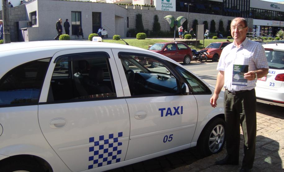 Nesta terça-feira (19) pela manhã, técnicos da Fomento Paraná estiveram em Campina Grande do Sul, onde conversaram com taxistas para divulgar a linha especial para o segmento.
