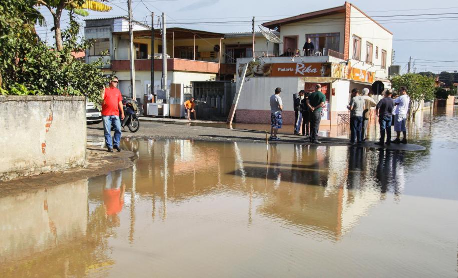 Fomento Paraná cria linha de crédito para apoiar microempreendedores afetados por catástrofes ambientais A linha Microcrédito Fomento – Recupera financiará valores entre R$ 1.000 e R$ 15 mil para apoiar a recuperação de microempreendimentos formais ou informais nos municípios afetados por situações de emergência ou calamidade pública.
