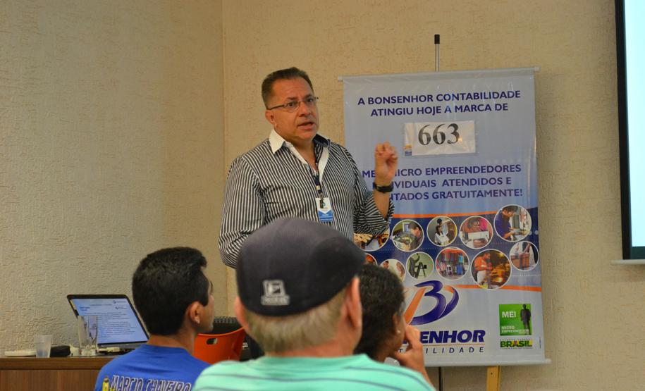 Técnicos da Fomento Paraná apresentaram as linhas de crédito de baixo custo da instituição aos microempreendedores de Paranaguá.