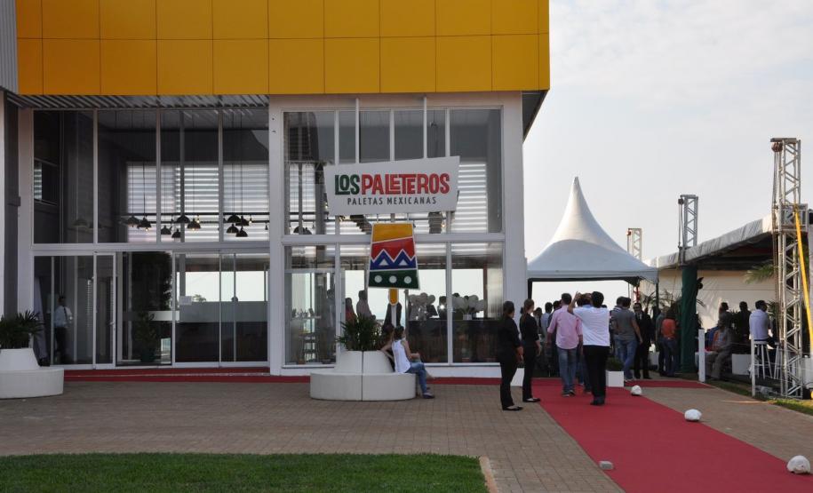 Cliente Fomento Paraná é destaque da revista Veja Inauguração da fábrica da Los Paleteros, em Barracão.
