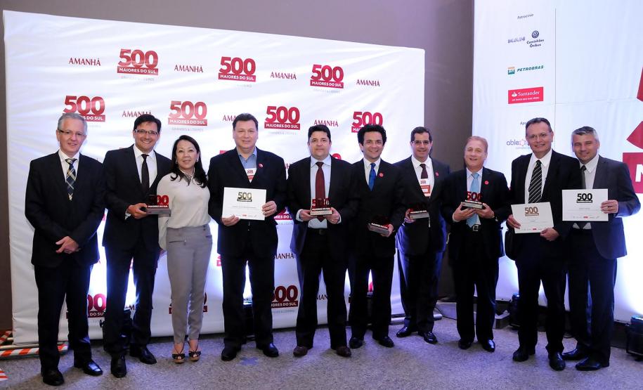 Fomento Paraná é novamente destaque entre as maiores empresas do Paraná e do sul Dirigentes de empresas públicas paranaenses comemoram o prêmio.