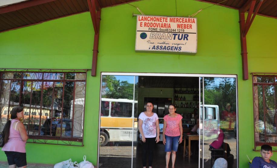 Após inundação, empreendedores de Sulina mantêm negócios com apoio da Fomento Paraná Soeli Weber Schechlesk, da rodoviária de Sulina. Financiamento da Fomento Paraná ajudou na recuperação de estabelecimentos atingidos pelas enchentes em junho de 2014.