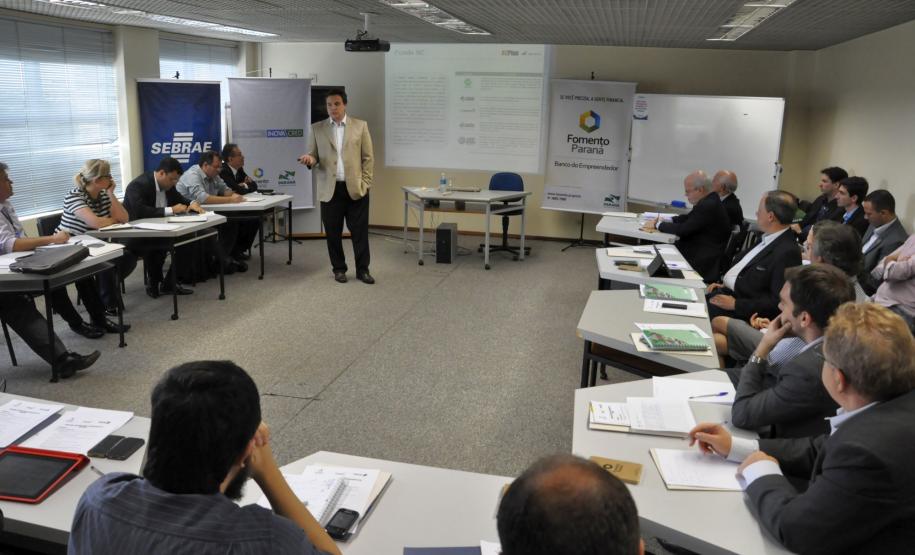 A Fomento Paraná e o Sebrae-PR promoveram uma reunião de trabalho sobre incentivo à inovação na tarde desta quarta-feira (12). O evento aconteceu na sede do Sebrae em Curitiba.
