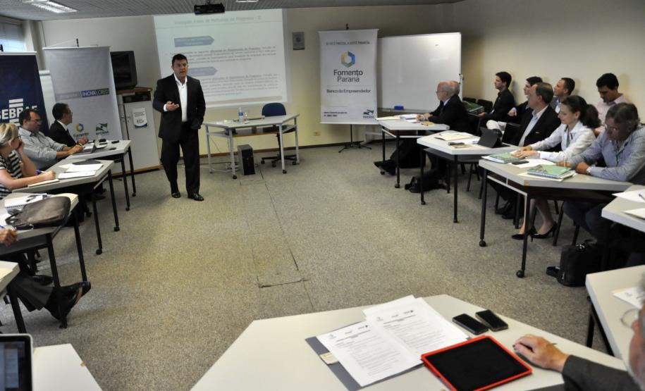 A Fomento Paraná e o Sebrae-PR promoveram uma reunião de trabalho sobre incentivo à inovação na tarde desta quarta-feira (12). O evento aconteceu na sede do Sebrae em Curitiba.