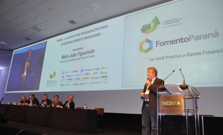 Fomento Paraná leva linhas de crédito para empreendedores na XXIV Convenção da Faciap A Fomento Paraná está participando da XXIV Convenção da Federação das Associações Comerciais e Industriais do Paraná - Faciap, que está sendo realizada no Hotel Recanto, em Foz do Iguaçu, de 19 a 21 de dezembro. O evento reúne cerca 1,3 mil empresários e líderes dos mais diversos setores organizados do Estado de outras regiões do País.