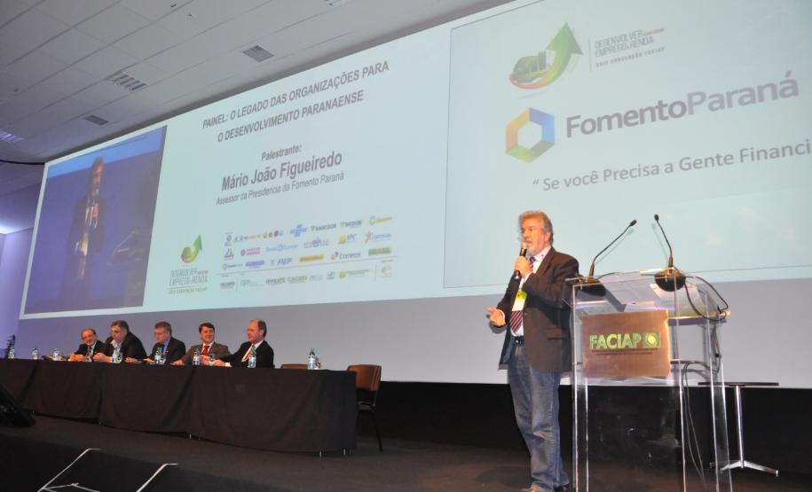 Fomento Paraná leva linhas de crédito para empreendedores na XXIV Convenção da Faciap A Fomento Paraná está participando da XXIV Convenção da Federação das Associações Comerciais e Industriais do Paraná - Faciap, que está sendo realizada no Hotel Recanto, em Foz do Iguaçu, de 19 a 21 de dezembro. O evento reúne cerca 1,3 mil empresários e líderes dos mais diversos setores organizados do Estado de outras regiões do País.