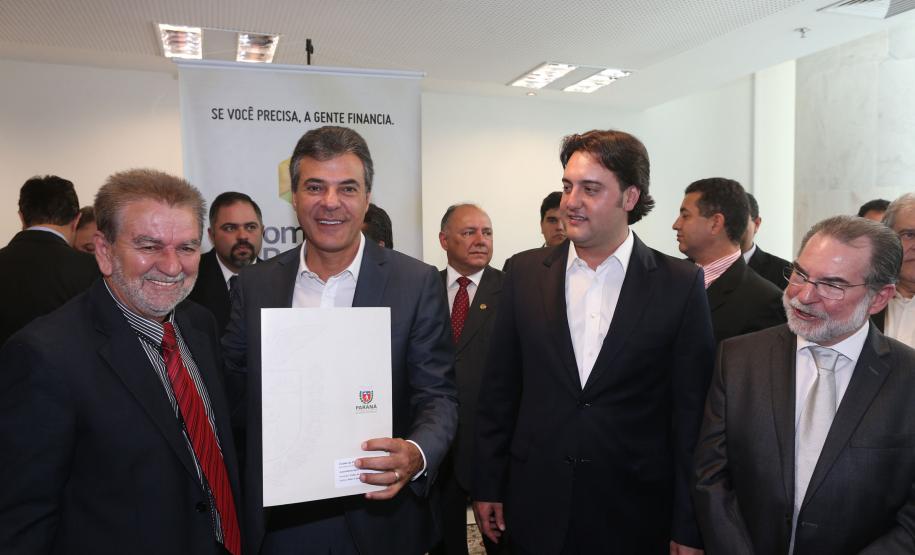 Itaúna do Sul. Pedro Constantino.