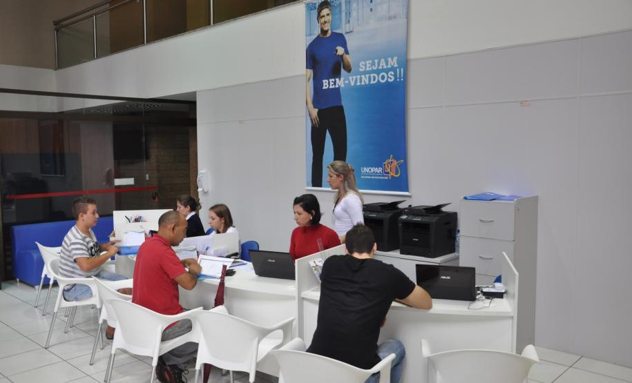 O empresário curitibano Rubens Fava abriu uma filial da instituição de ensino superior à distância Unopar em Curitiba há dois anos. Para ampliar o atendimento aos estudantes, Fava decidiu procurar um local maior e mais adequado. Para isso, ele buscou crédito na Fomento Paraná, instituição financeira de desenvolvimento do Governo do Estado.