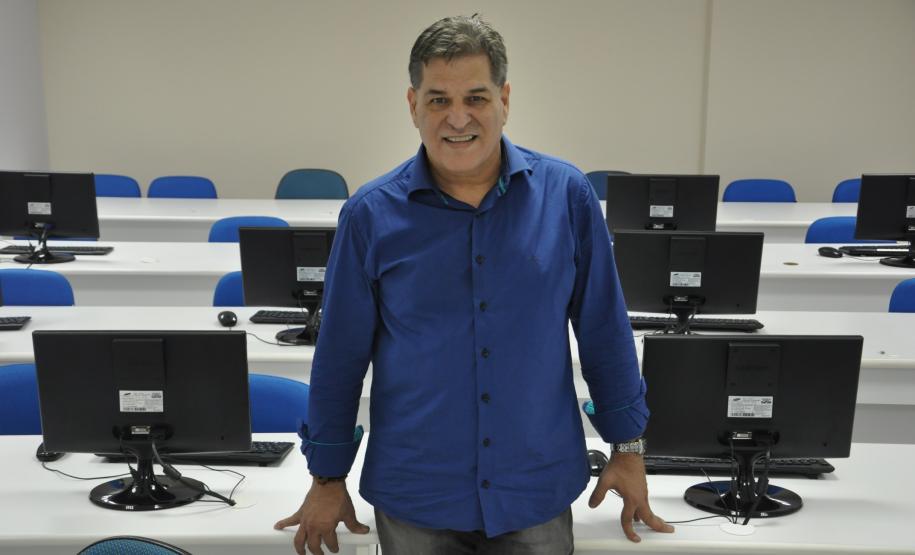 O empresário curitibano Rubens Fava abriu uma filial da instituição de ensino superior à distância Unopar em Curitiba há dois anos. Para ampliar o atendimento aos estudantes, Fava decidiu procurar um local maior e mais adequado. Para isso, ele buscou crédito na Fomento Paraná, instituição financeira de desenvolvimento do Governo do Estado.