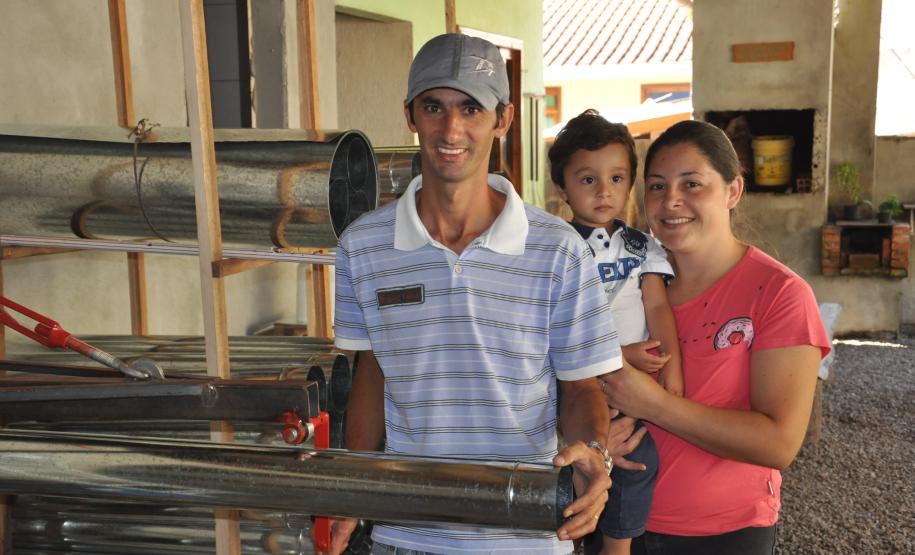 Com espírito empreendedor Maguelniski decidiu ter fabricação própria de calhas e foi por meio da Fomento Paraná, instituição financeira de desenvolvimento do Governo do Estado, que ele conseguiu um financiamento para comprar uma máquina dobradeira e outra para fazer canos galvanizados (de alumínio e inox).