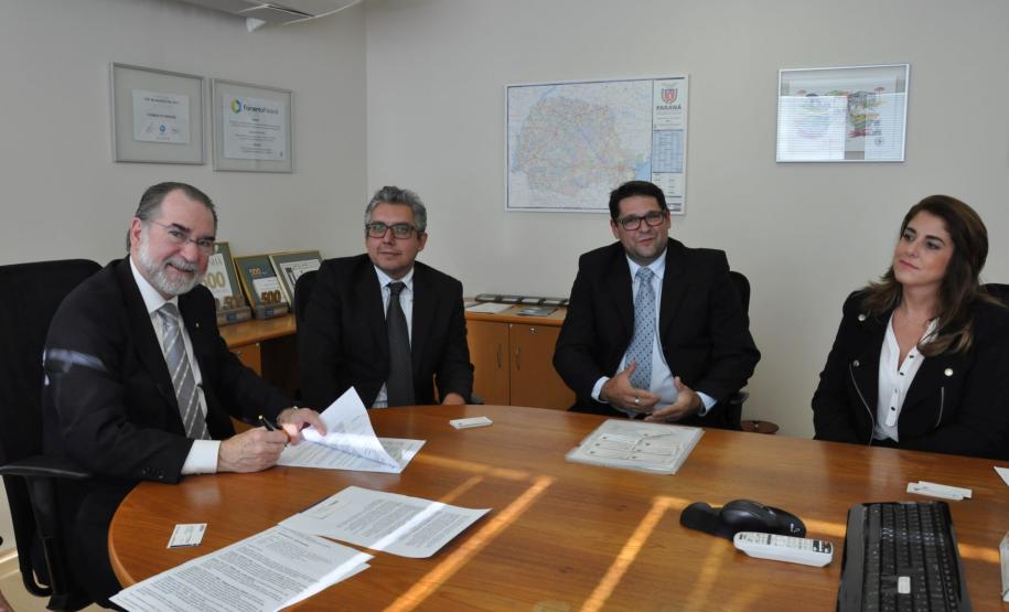 A empresa Isotron, que desenvolve máquinas e equipamentos para microsoldagem, vai desenvolver um novo módulo de solda a ponto para equipamentos industriais dos setores de eletroeletrônica, autopeças e metalmecânica.