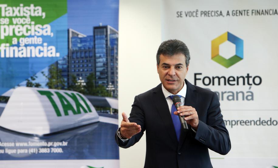 Governador Beto Richa anuncia a reabertura da linha de financiamento Banco do Empreendedor - Taxistas, da Fomento Paraná.