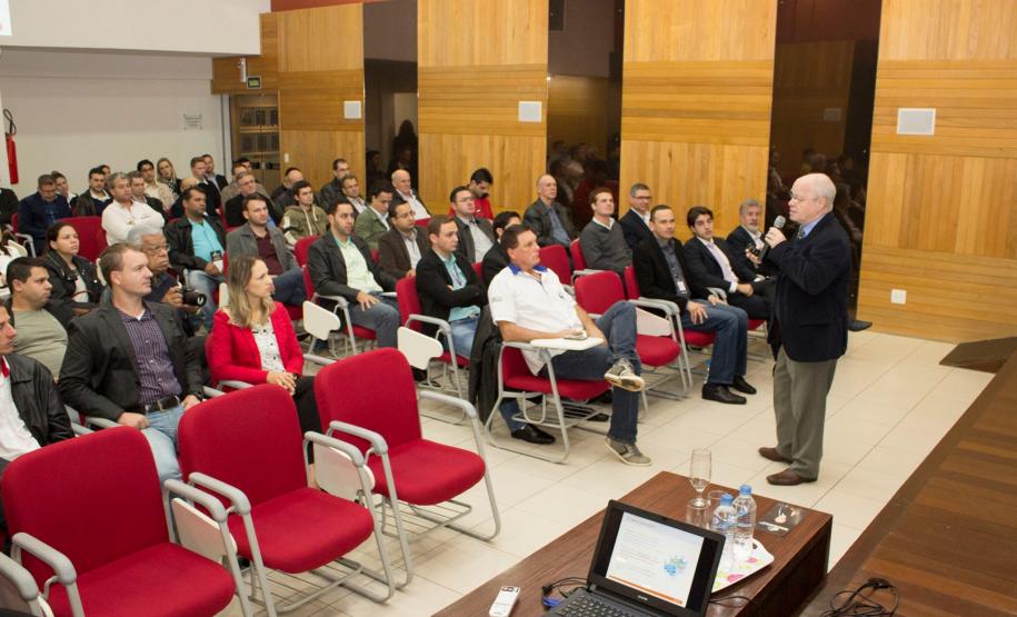 Fomento Paraná e Finep - Inovação e Pesquisa&#8203;, em parceria com a Associação Comercial e Empresarial de Toledo, reuniram empreendedores de Toledo e região para apresentar a linha de crédito Inovacred, destinada a apoiar projetos de inovação e desenvolvimento tecnológico.