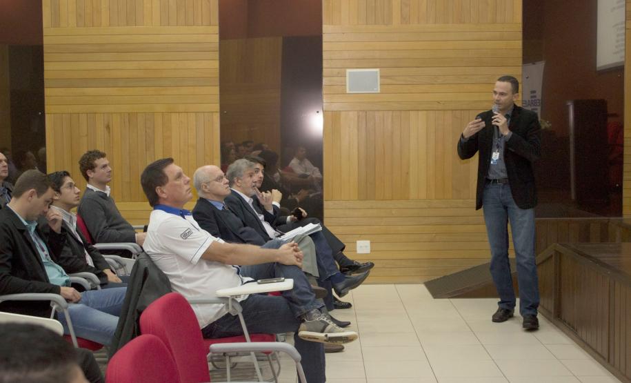 Fomento Paraná e Finep - Inovação e Pesquisa&#8203;, em parceria com a Associação Comercial e Empresarial de Toledo, reuniram empreendedores de Toledo e região para apresentar a linha de crédito Inovacred, destinada a apoiar projetos de inovação e desenvolvimento tecnológico.