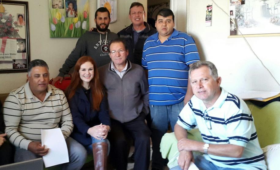 A Fomento Paraná está promovendo ações em parceria com os municípios para divulgar a linha Banco do Empreendedor Taxistas. Em Londrina, a divulgação acontece de segunda a quarta, em parceria com o Sindicato dos Taxistas e Prefeitura.