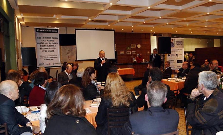 ACP e Fomento Paraná nos bairros aconteceu no Juvevê nesta semana.