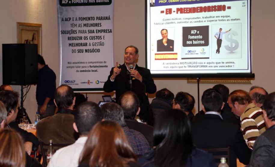 ACP e Fomento Paraná nos bairros aconteceu no Juvevê nesta semana.