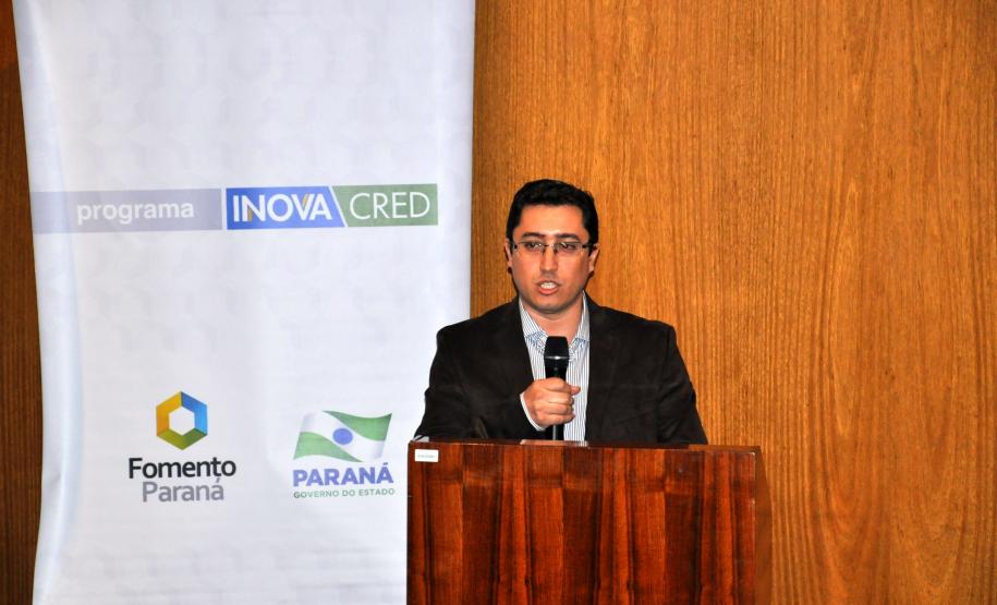 Representantes da Innovare Química do Brasil assinam contrato da linha Inovacred com a Fomento Paraná.