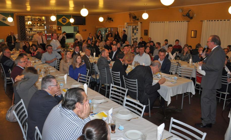 Encontro faz parte de uma ação da Associação Comercial do Paraná e da Fomento Paraná para divulgar serviços para melhorar a gestão das empresas, bem como linhas de crédito de baixo custo, para investimentos e melhorias.