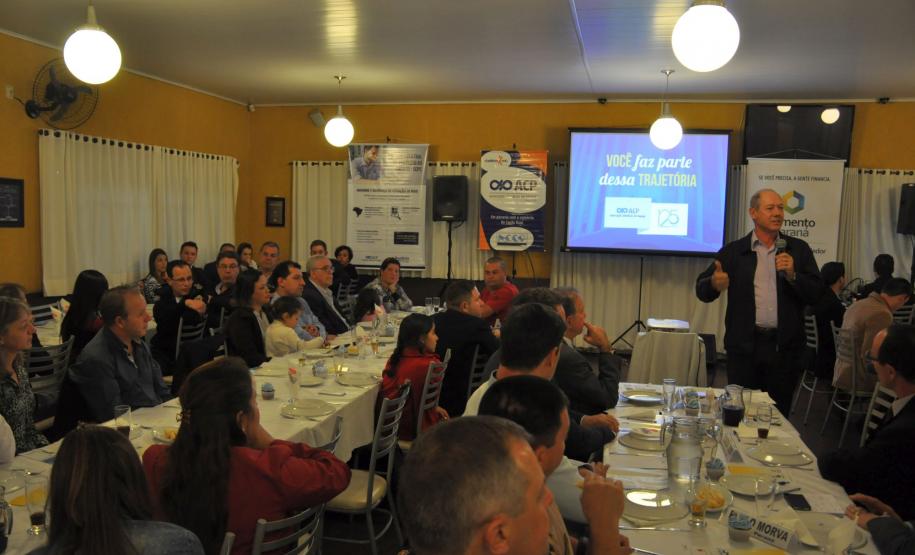 Encontro faz parte de uma ação da Associação Comercial do Paraná e da Fomento Paraná para divulgar serviços para melhorar a gestão das empresas, bem como linhas de crédito de baixo custo, para investimentos e melhorias.