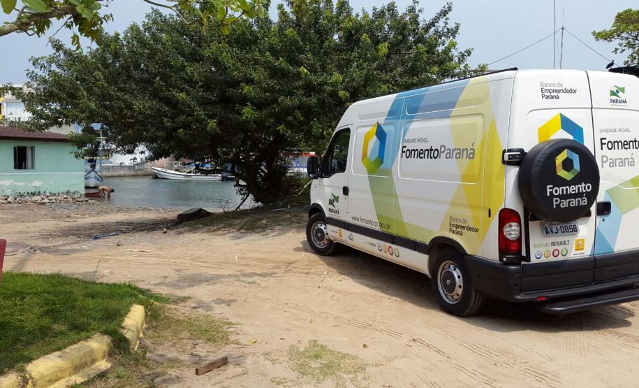 A Fomento Paraná está fazendo ações no litoral para promover a divulgação da linha de crédito Banco do Empreendedor - Transporte Escolar e Turismo e das ações da Operação Verão 2016 - Fomento Paraná.