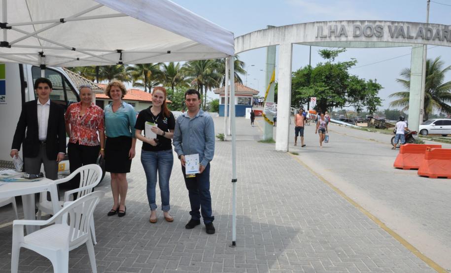 A Fomento Paraná está fazendo ações no litoral para promover a divulgação da linha de crédito Banco do Empreendedor - Transporte Escolar e Turismo e das ações da Operação Verão 2016 - Fomento Paraná. O lançamento foi no Senac Paranaguá, na manhã desta quinta, 24/9.