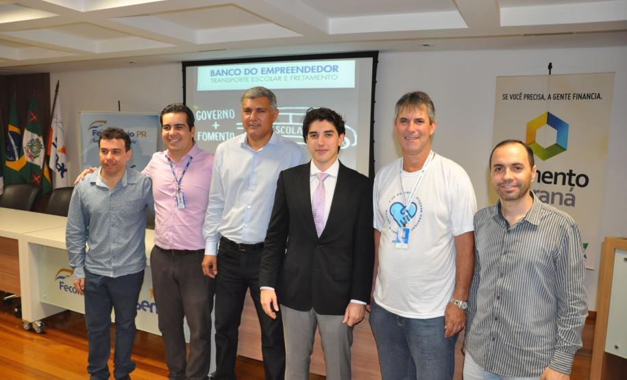 A Fomento Paraná está fazendo ações no litoral para promover a divulgação da linha de crédito Banco do Empreendedor - Transporte Escolar e Turismo e das ações da Operação Verão 2016 - Fomento Paraná. O lançamento foi no Senac Paranaguá, na manhã desta quinta, 24/9.