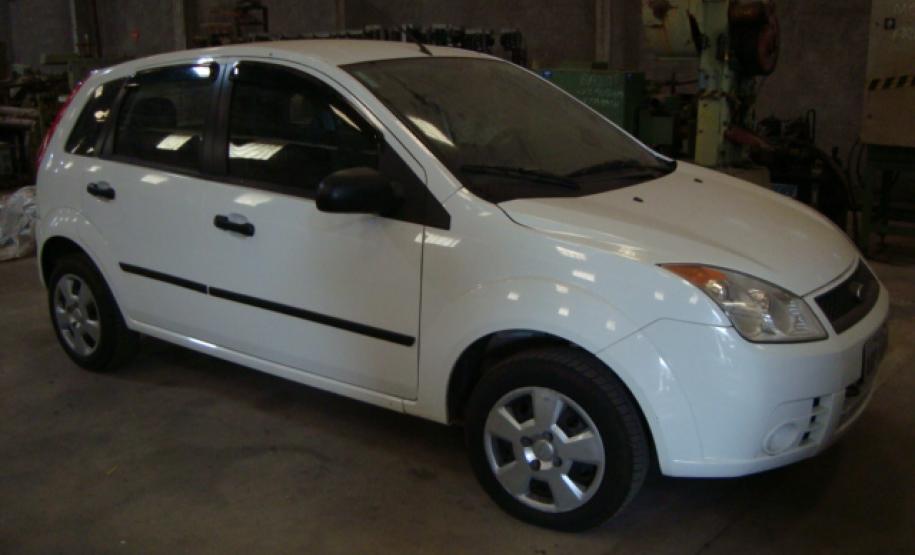 Automóvel   Ford   Fiesta Hatch   1.6   flex,   ano   2009,   que estarã no leilão da Fomento Paraná, no dia 16 de outubro.
Chassi   nº 9BFZF55P698433125,    Renavam    nº    15.826814-8,    motor    nº QF9A98433125, placa ARP-5960. SID nº 11.962.328-6. 
Preço Mínimo: R$ 12.644,00