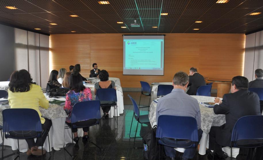 A Fomento Paraná é a anfitriã da reunião da Comissão de Assuntos Contábeis da Associação Brasileira de Desenvolvimento (ABDE), em Curitiba, nesta terça, 24/11.